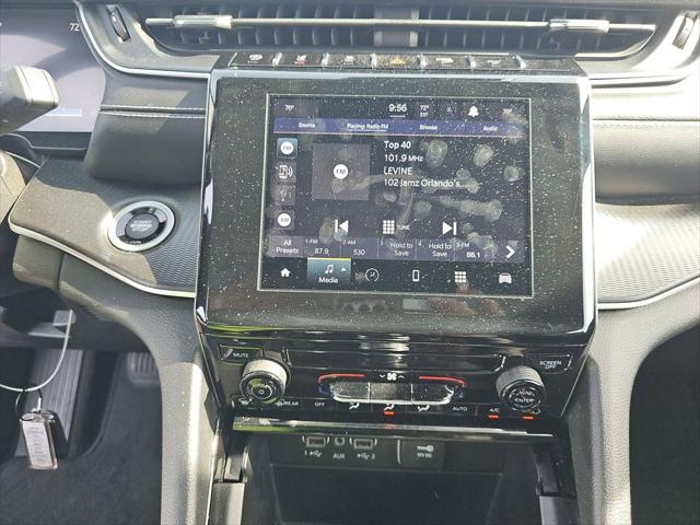 2023 Jeep Grand Cherokee Laredo 4x2