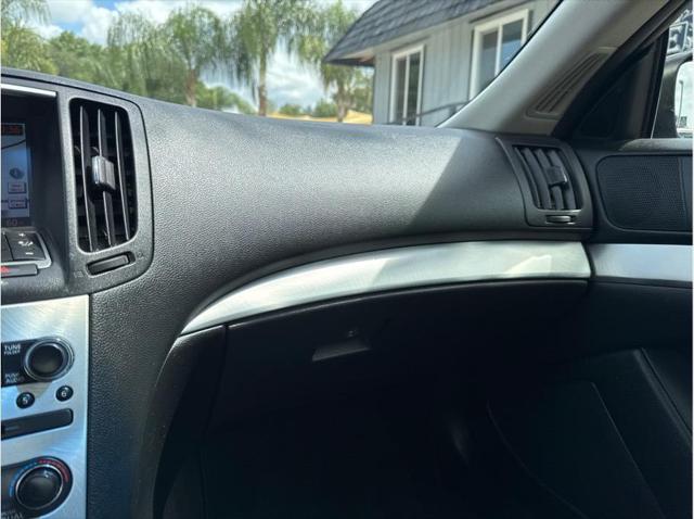 2015 INFINITI Q60 S Limited
