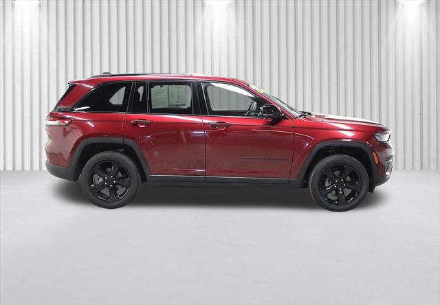 2023 Jeep Grand Cherokee Altitude 4x4 2023 Jeep Grand Cherokee Altitude 4x4
