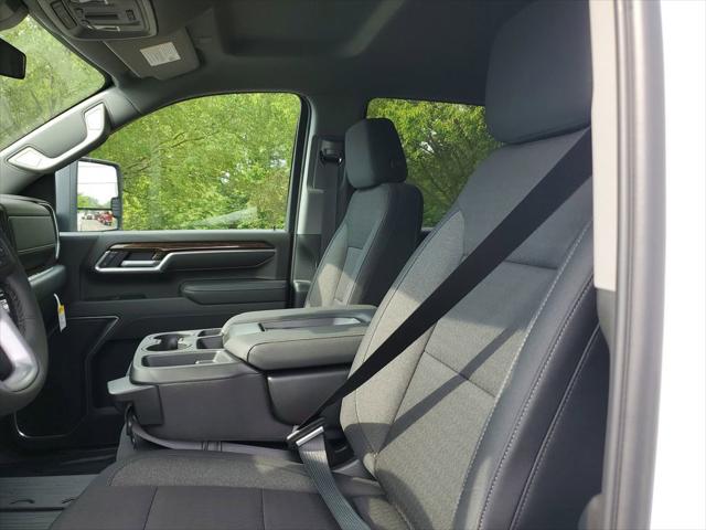 2026 GMC Sierra 2500HD Crew Cab, Standard Bed, SLE, 4WD