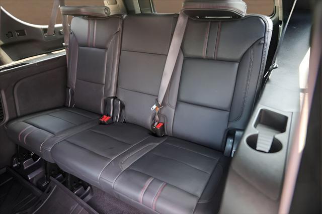 2022 Chevrolet Suburban 2WD RST