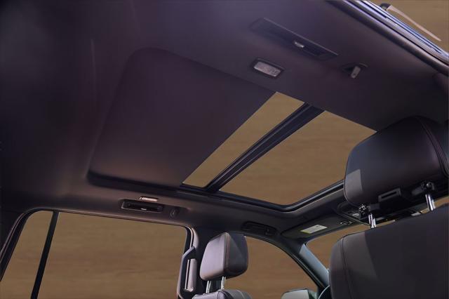 2022 Chevrolet Suburban 2WD RST