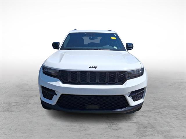 2023 Jeep Grand Cherokee Altitude 4x4 2023 Jeep Grand Cherokee Altitude 4x4