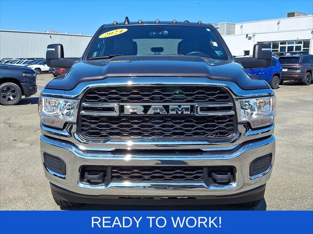 2024 RAM 3500 Tradesman Crew Cab 4x4 8 Box 2024 RAM 3500 Tradesman Crew Cab 4x4 8 Box