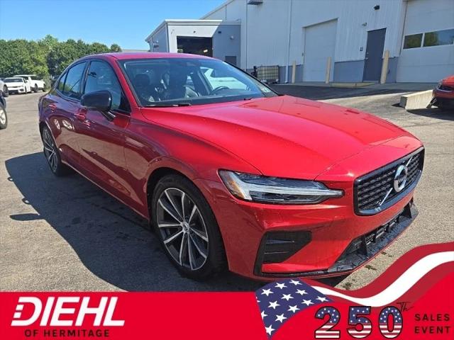 2022 Volvo S60 B5 Momentum 2022 Volvo S60 B5 Momentum