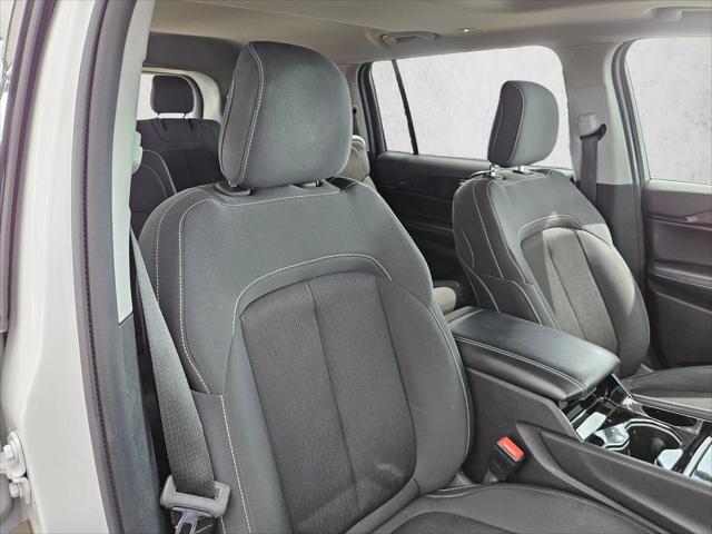 2022 Jeep Grand Cherokee L Laredo 4x4