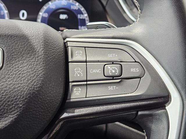 2022 Jeep Grand Cherokee L Laredo 4x4