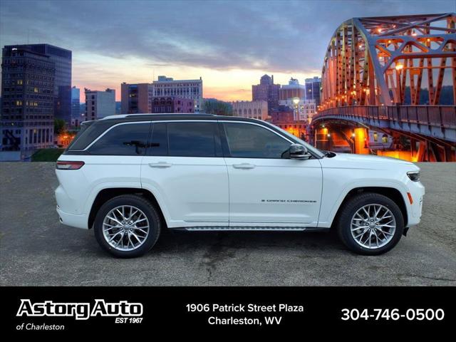 2022 Jeep Grand Cherokee Summit 4x4 2022 Jeep Grand Cherokee Summit 4x4