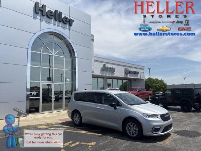2024 Chrysler Pacifica Touring L for sale in Pontiac, IL