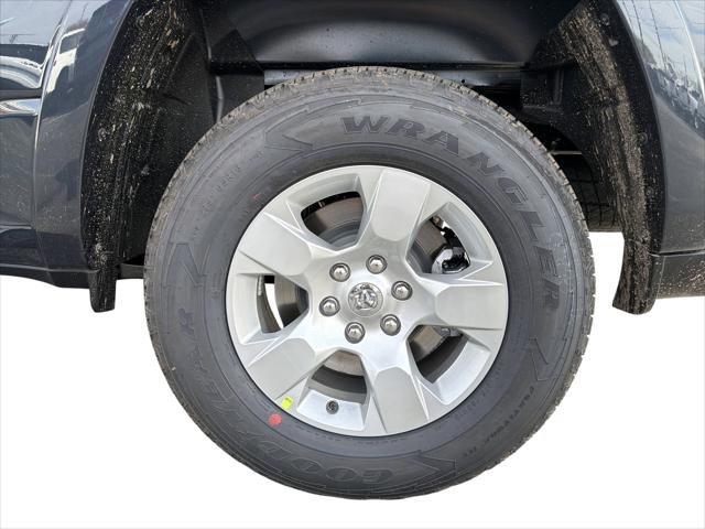 2026 Ram 1500 Big Horn Crew Cab 4x4 5'7" Box