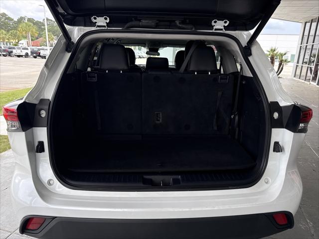 2022 Toyota Highlander LE