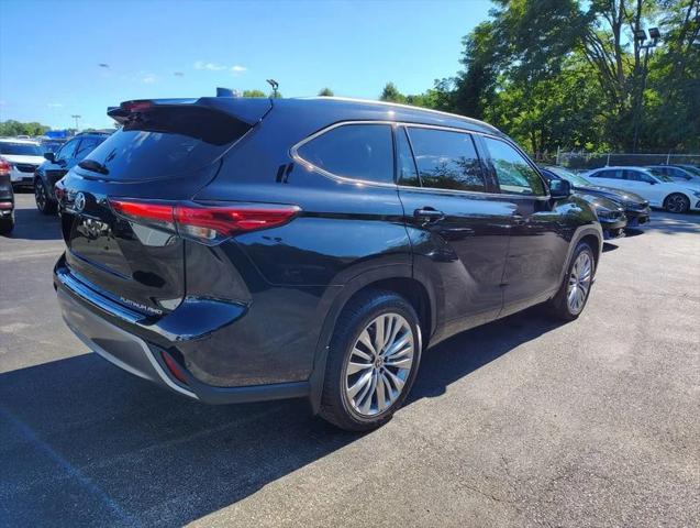 2022 Toyota Highlander Platinum