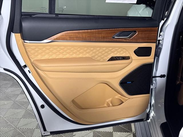 2023 Jeep Grand Cherokee L Summit Reserve 4x4