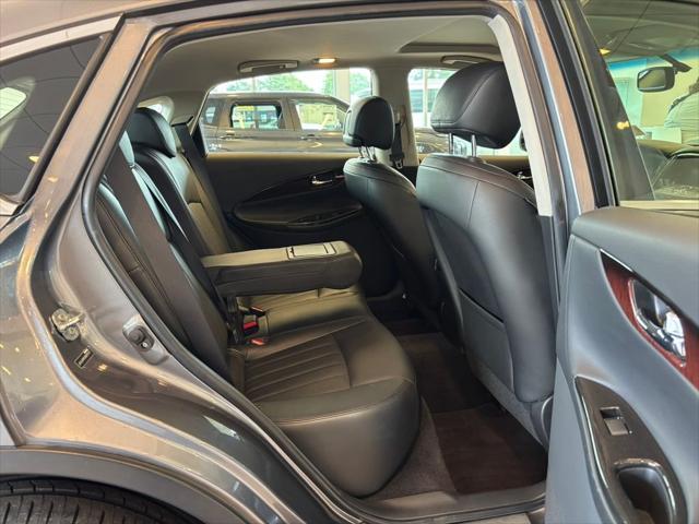 2016 INFINITI QX50 Base
