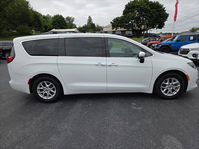 2022 Chrysler Voyager LX 2022 Chrysler Voyager LX