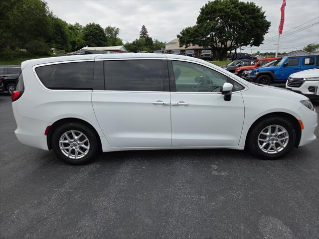 2022 Chrysler Voyager LX 2022 Chrysler Voyager LX