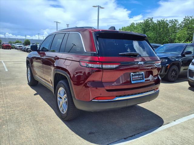 2026 Jeep Grand Cherokee Laredo 4x2