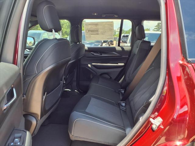 2026 Jeep Grand Cherokee Laredo 4x2