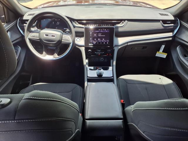2026 Jeep Grand Cherokee Laredo 4x2