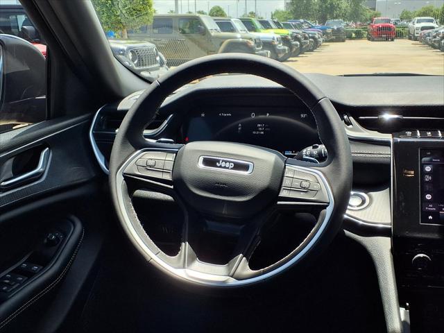 2026 Jeep Grand Cherokee Laredo 4x2