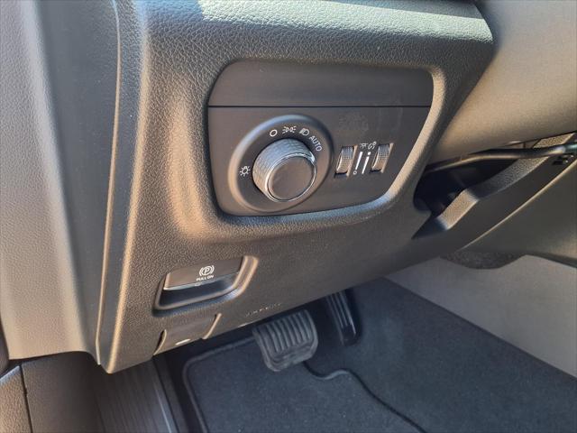 2026 Jeep Grand Cherokee Laredo 4x2