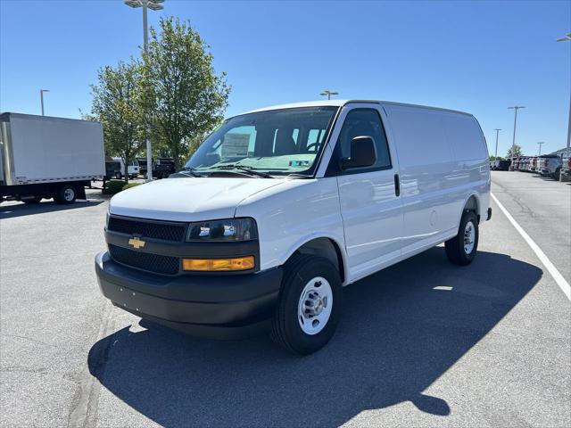 2026 Chevrolet Express Cargo Van 2500 Regular Wheelbase, WT, RWD