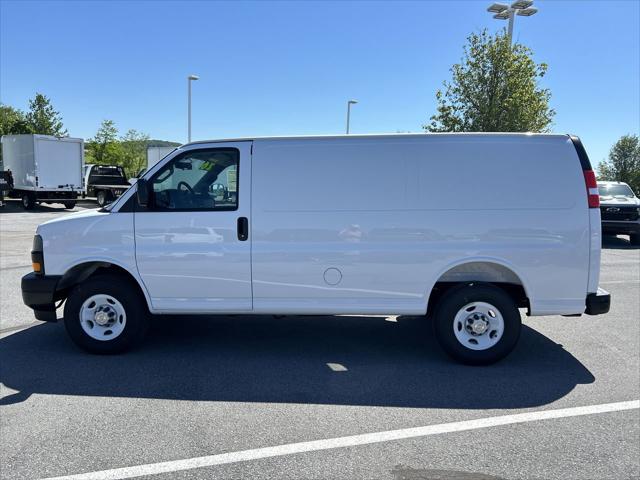 2026 Chevrolet Express Cargo Van 2500 Regular Wheelbase, WT, RWD