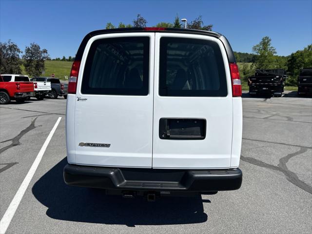 2026 Chevrolet Express Cargo Van 2500 Regular Wheelbase, WT, RWD