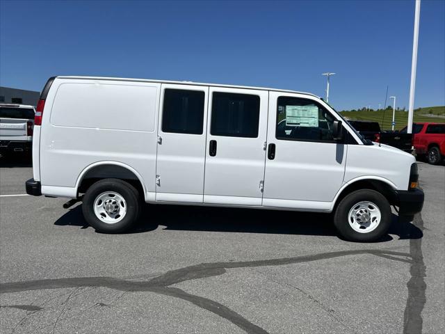 2026 Chevrolet Express Cargo Van 2500 Regular Wheelbase, WT, RWD