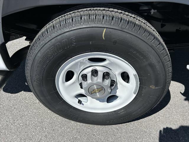2026 Chevrolet Express Cargo Van 2500 Regular Wheelbase, WT, RWD
