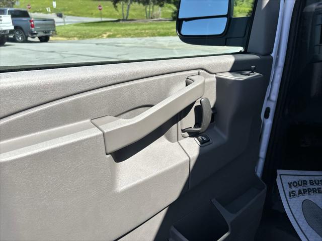 2026 Chevrolet Express Cargo Van 2500 Regular Wheelbase, WT, RWD