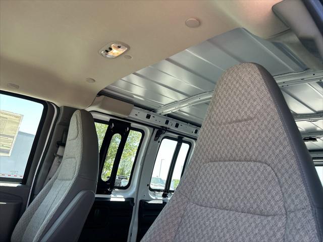 2026 Chevrolet Express Cargo Van 2500 Regular Wheelbase, WT, RWD
