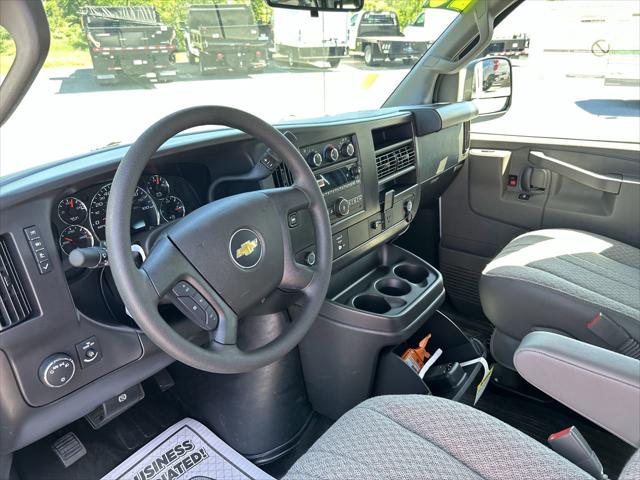 2026 Chevrolet Express Cargo Van 2500 Regular Wheelbase, WT, RWD