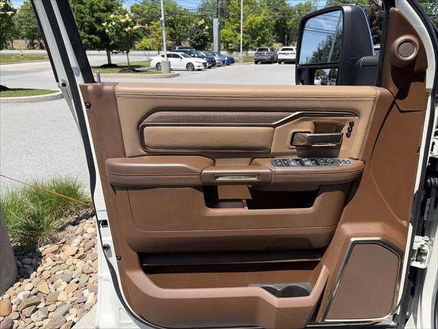 2023 Ram 3500 Limited Longhorn Crew Cab 4x4 8' Box