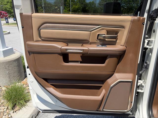 2023 Ram 3500 Limited Longhorn Crew Cab 4x4 8' Box