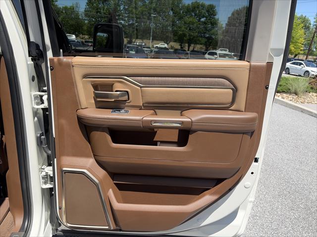 2023 Ram 3500 Limited Longhorn Crew Cab 4x4 8' Box