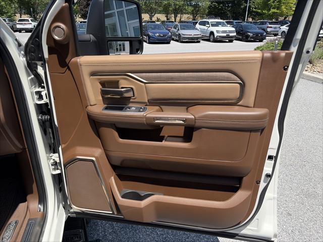2023 Ram 3500 Limited Longhorn Crew Cab 4x4 8' Box