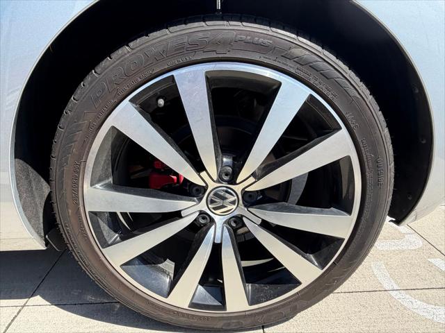 2012 Volkswagen Beetle 2.0T Turbo