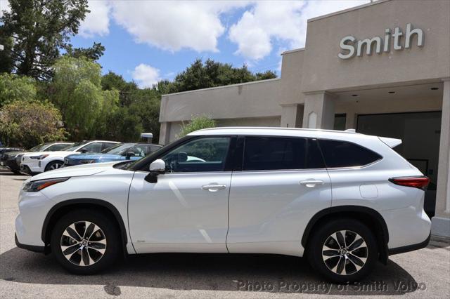 2022 Toyota Highlander Hybrid XLE
