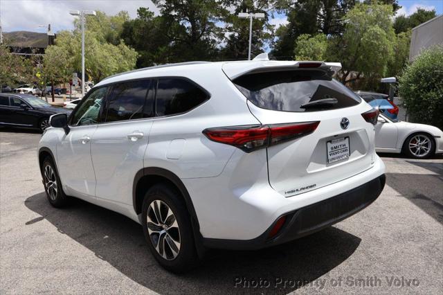 2022 Toyota Highlander Hybrid XLE