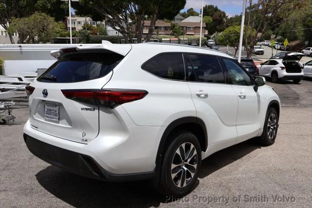 2022 Toyota Highlander Hybrid XLE
