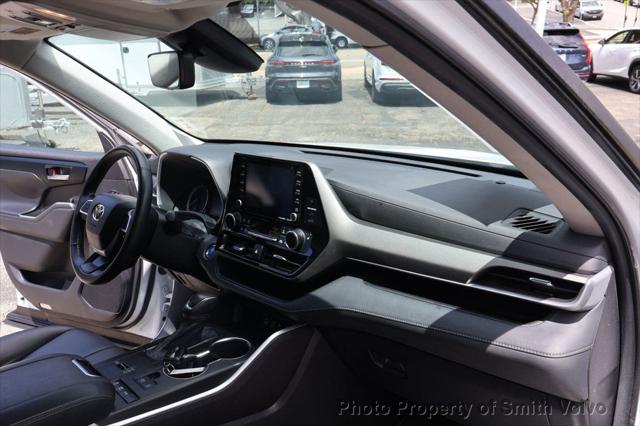 2022 Toyota Highlander Hybrid XLE