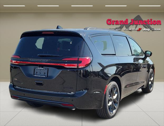 2027 Chrysler Pacifica Limited