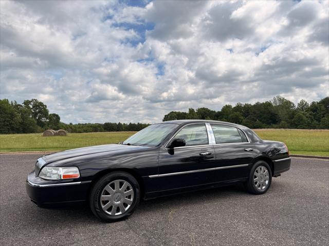 2007 Lincoln Town Car Designer Series for sale in Hamilton, AL