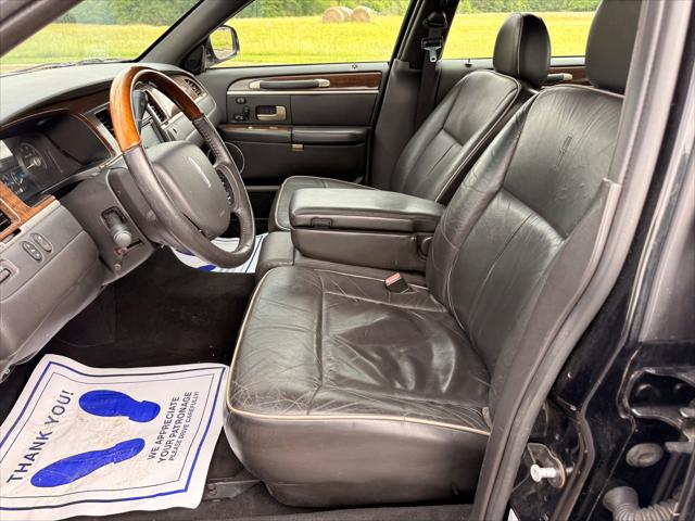 2007 Lincoln Town Car Designer Series