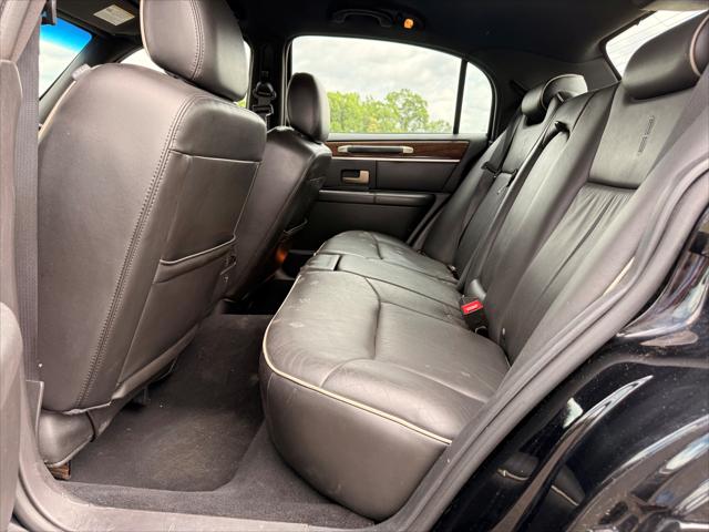 2007 Lincoln Town Car Designer Series