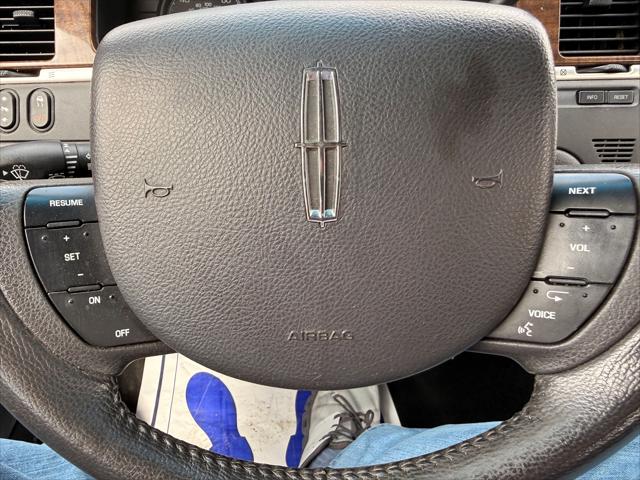 2007 Lincoln Town Car Designer Series