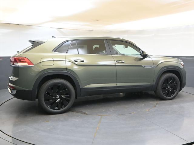 2026 Volkswagen Atlas Cross Sport SE with Technology