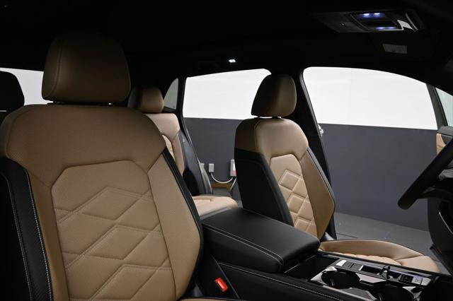 2026 Volkswagen Atlas Cross Sport SE with Technology