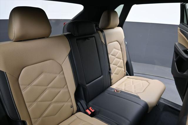 2026 Volkswagen Atlas Cross Sport SE with Technology